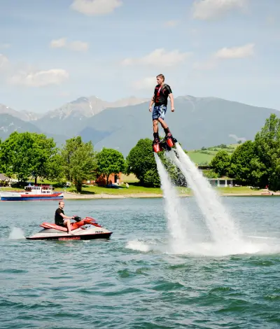 https://demanovarezort.sk/wp-content/uploads/flyboard-4.webp
